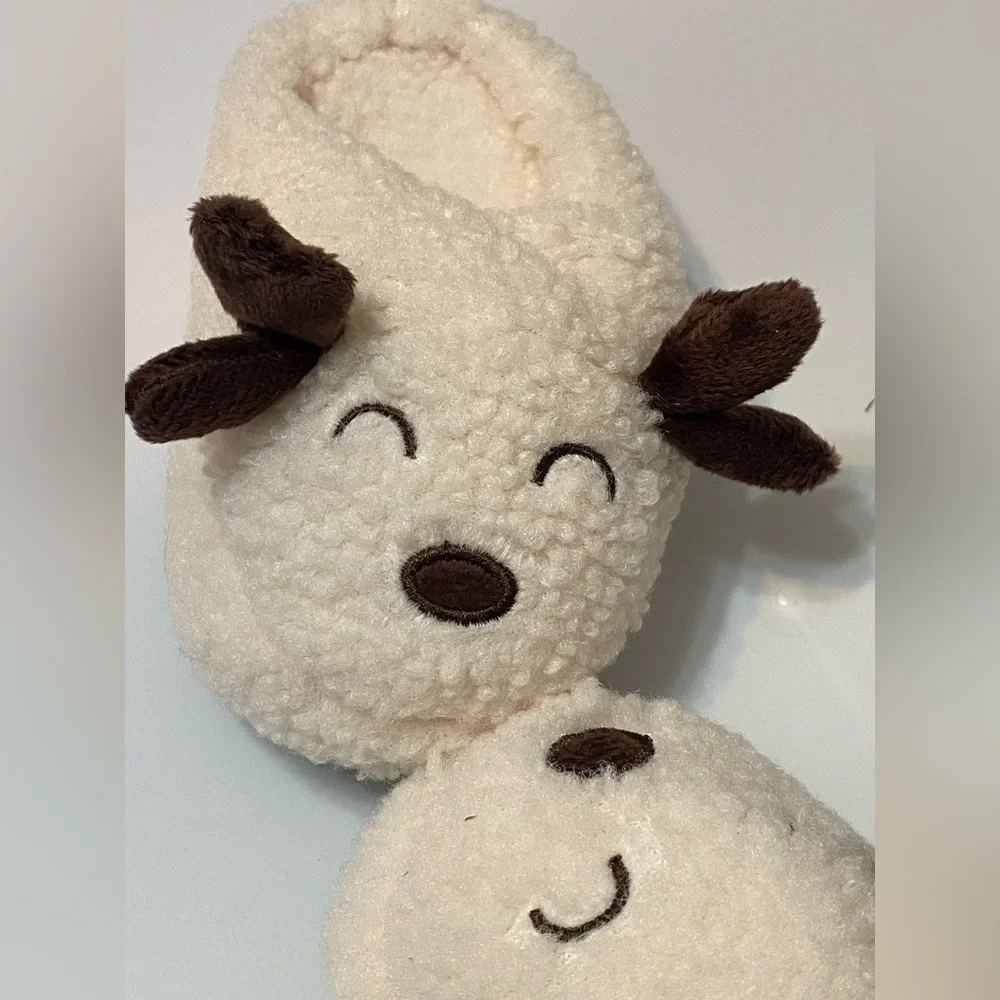 Cute Dog Face Little kids Slippers Size S/M cream